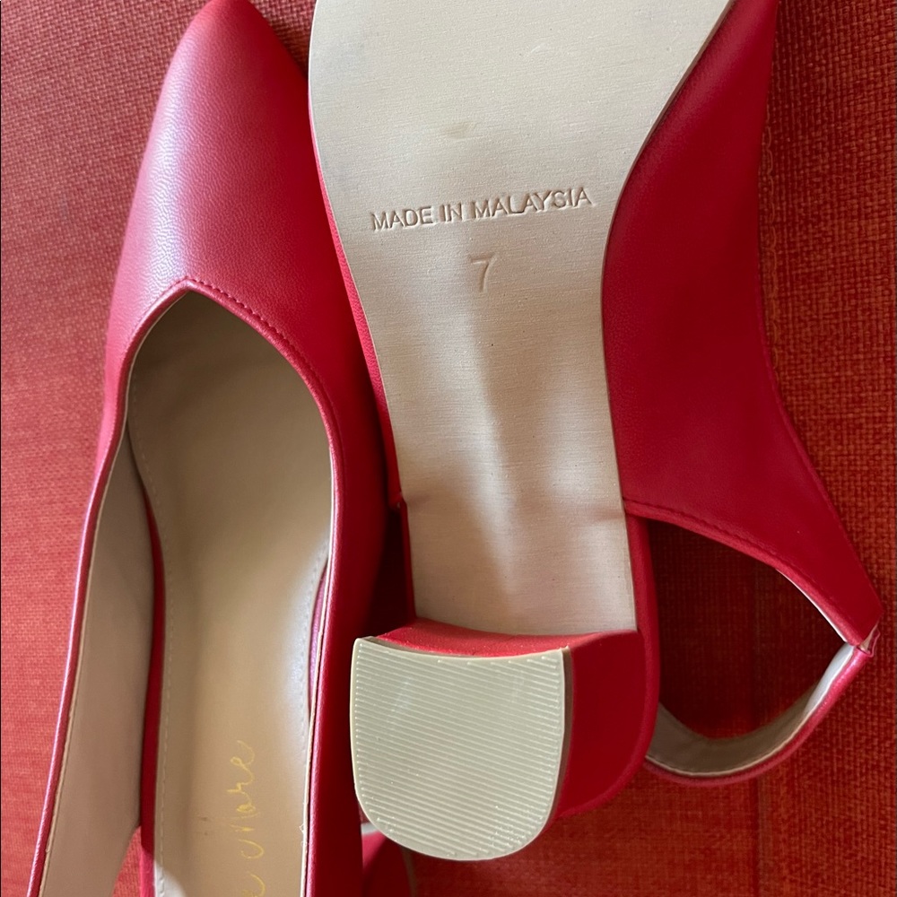 Red heels - Picture 3 of 4